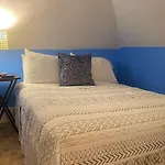 Sleeps 8 Cozy 2Br Apartment In Triplex Plus Wifi