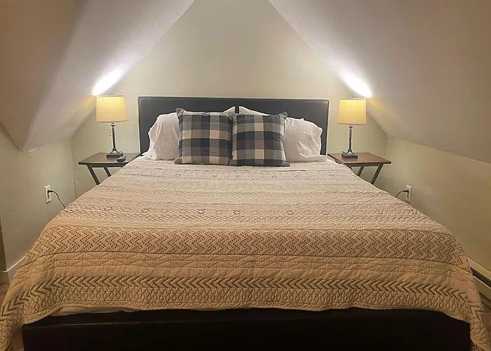 Sleeps 8 Cozy 2Br Apartment In Triplex Plus Wifi