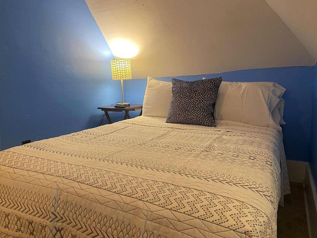 Sleeps 8 Cozy 2br In Triplex Wifi Holiday home *