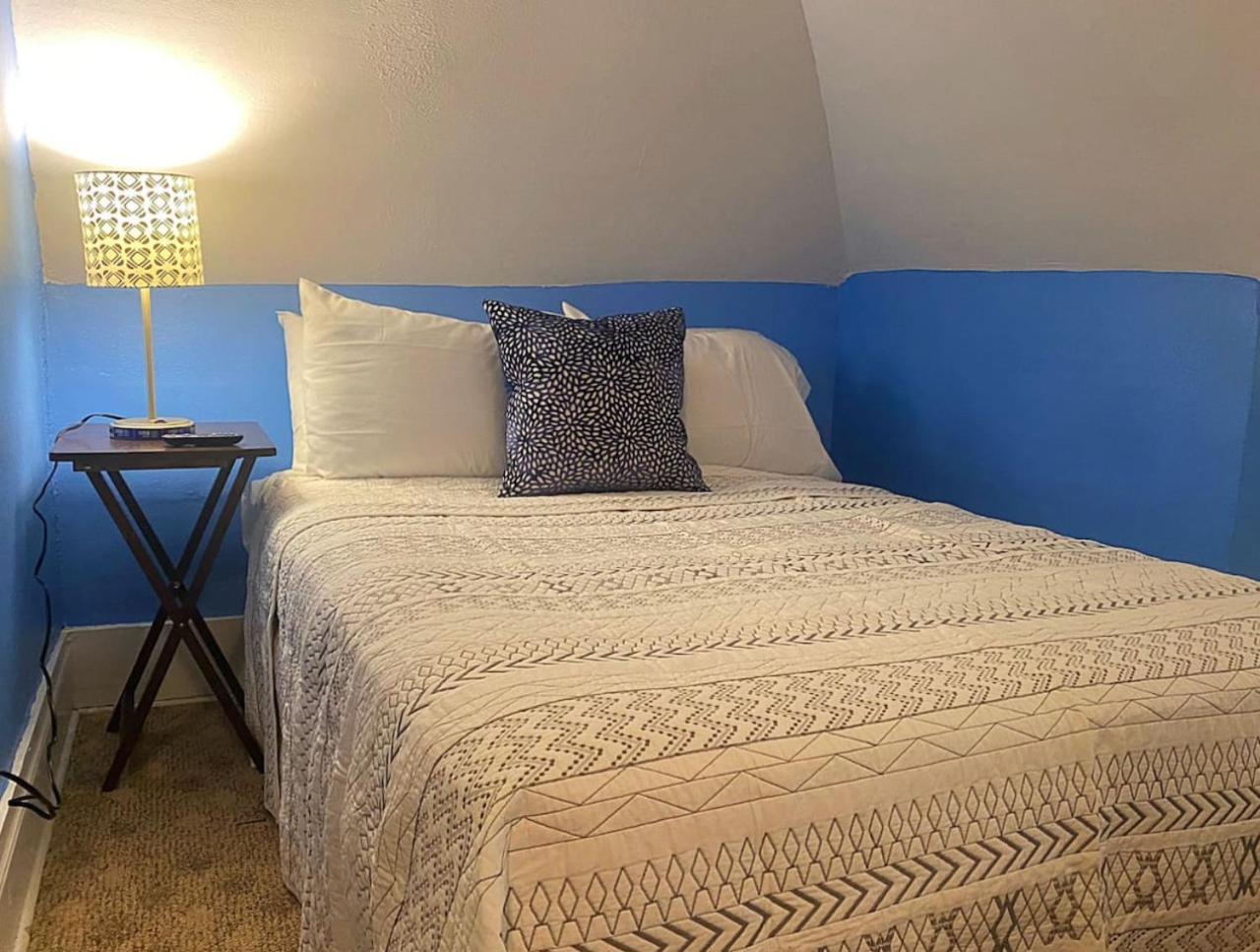 Sleeps 8 Cozy 2br In Triplex Wifi